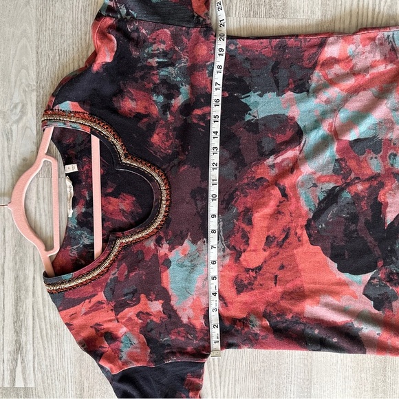 Soft Surroundings Abstract Print Beaded Long Sleeve Top Medium - Picture 8 of 10